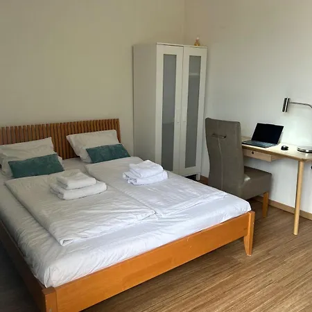 דירה Affordable Floor 2br Nightlife Location In Center And Yet Quite Sleep פראג