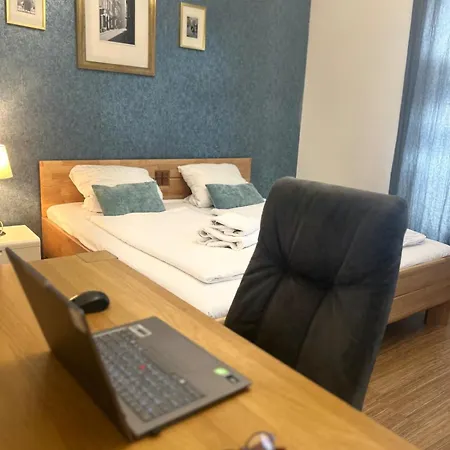Affordable Floor 2br Nightlife Location In Center And Yet Quite Sleep * פראג