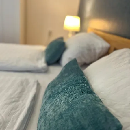 Affordable Floor 2br Nightlife Location In Center And Yet Quite Sleep Apartamento