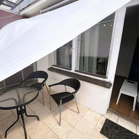 Affordable Floor 2br Nightlife Location In Center And Yet Quite Sleep