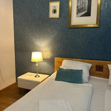 Affordable Floor 2br Nightlife Location In Center And Yet Quite Sleep Apartamento Praga