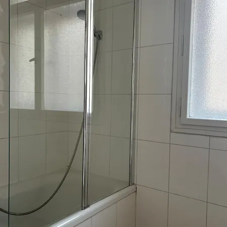 Affordable Floor 2br Nightlife Location In Center And Yet Quite Sleep *