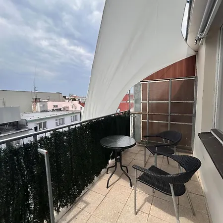 Affordable Floor 2br Nightlife Location In Center And Yet Quite Sleep Apartamento