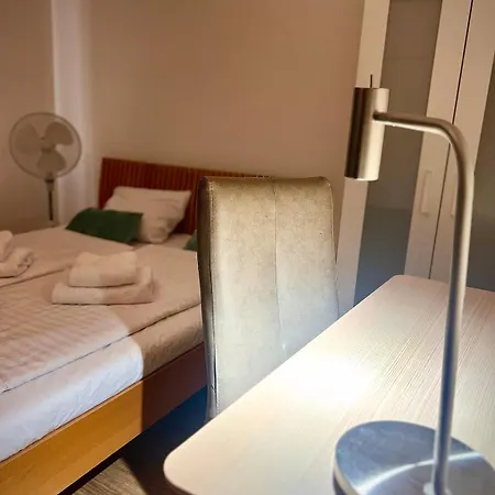 Apartamento Affordable Floor 2br Nightlife Location In Center And Yet Quite Sleep *