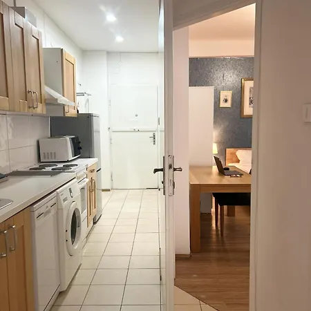 Affordable Floor 2br Nightlife Location In Center And Yet Quite Sleep * Praga