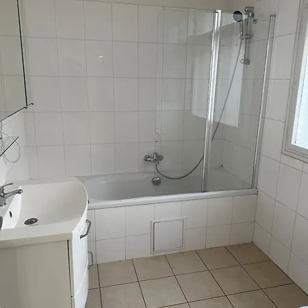 Affordable Floor 2br Nightlife Location In Center And Yet Quite Sleep